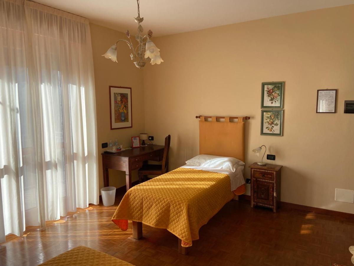 La Via Del Sole Bed and Breakfast Susa Exteriör bild